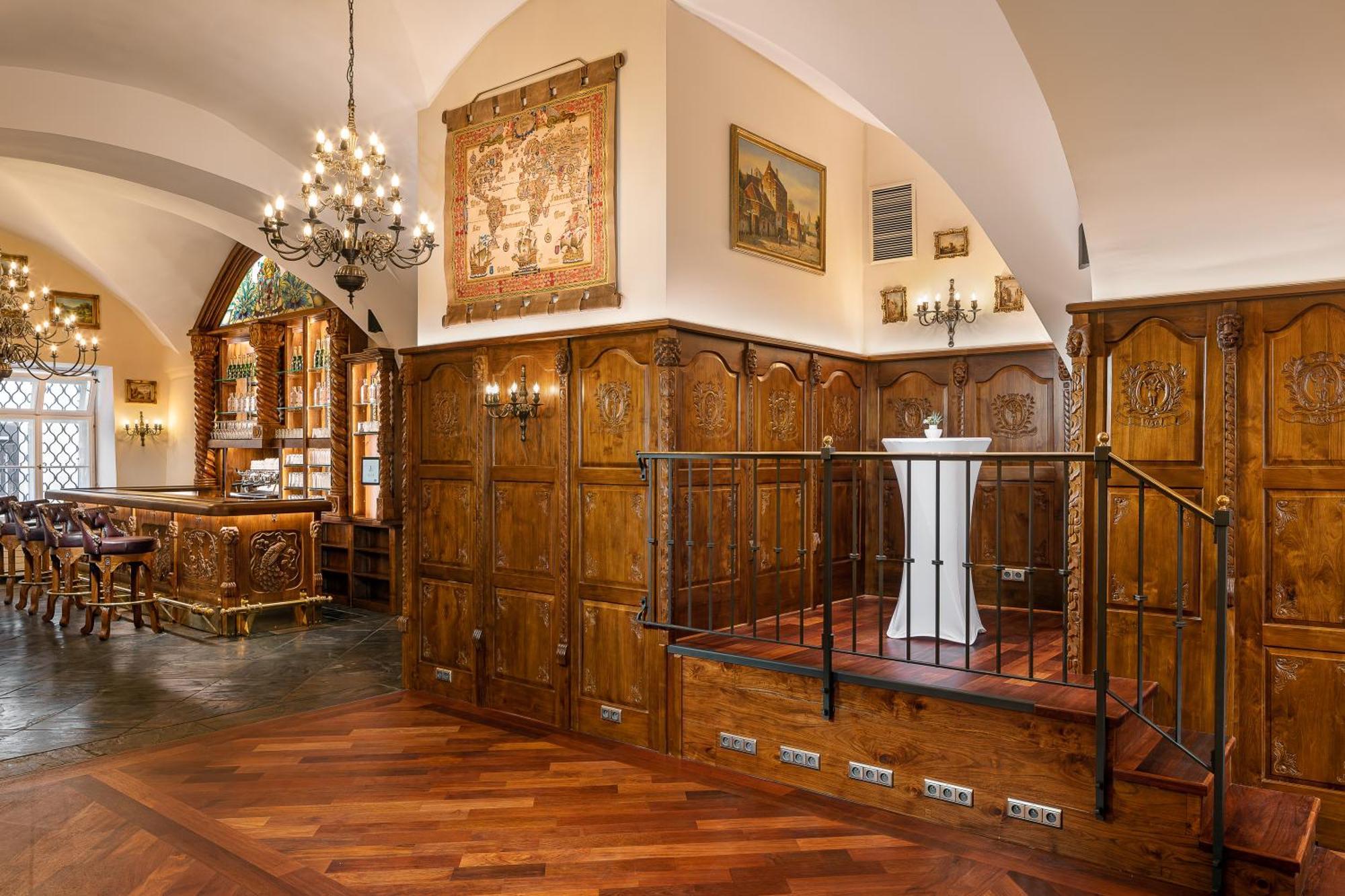 Iron Gate & By Bhg Hotel Praag